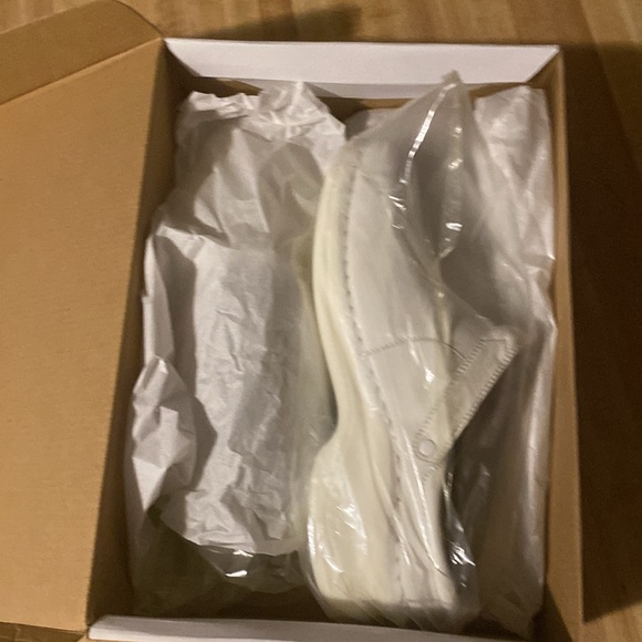 Klogs - Picture 4 of 4